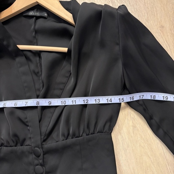 Deluc satin long sleeve crop blouse with shoulder pads - Picture 10 of 11